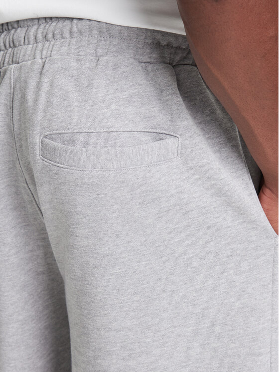 United Colors Of Benetton United Colors Of Benetton Szorty sportowe 342ZU900X Szary Regular Fit