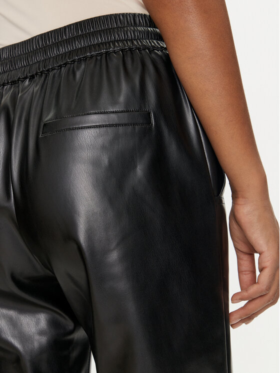 Marella Marella Hlače iz umetnega usnja Selva 2423786014 Črna Regular Fit