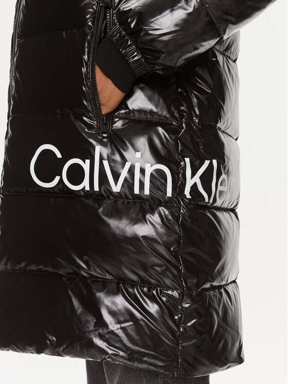 Calvin Klein Jeans Calvin Klein Jeans Пухено яке J20J221902 Черен Regular Fit