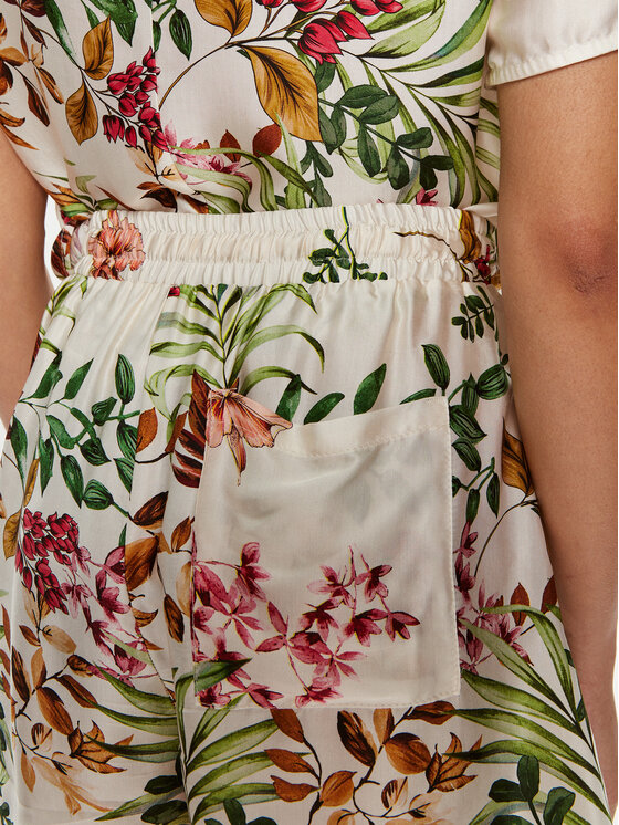 ViCOLO ViCOLO Шорти от плат TB2282 Цветен Relaxed Fit