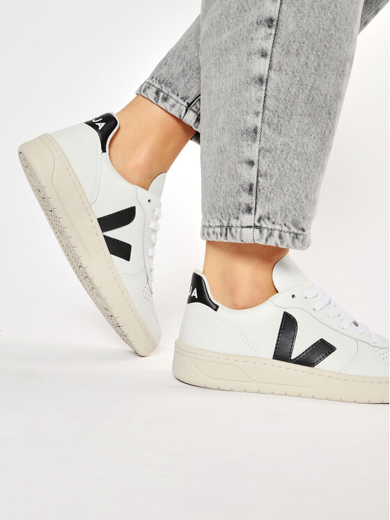 Veja V-10 sold Leather Sneakers