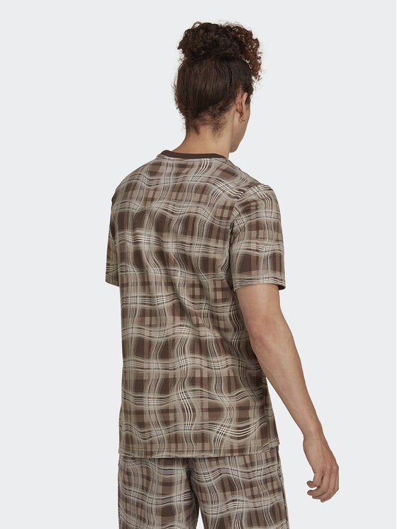 adidas adidas T-särk Reveal Allover Print HK2744 Pruun Regular Fit