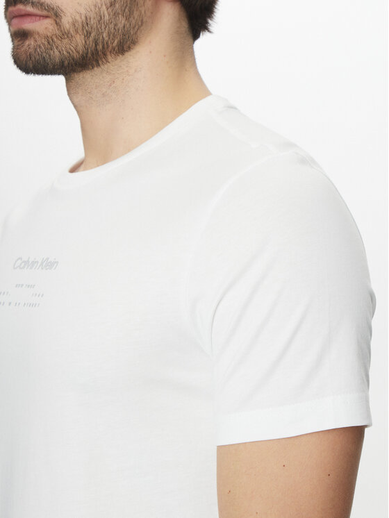 Calvin Klein Calvin Klein T-Shirt Editorial Logo K10K114172 Biały Regular Fit