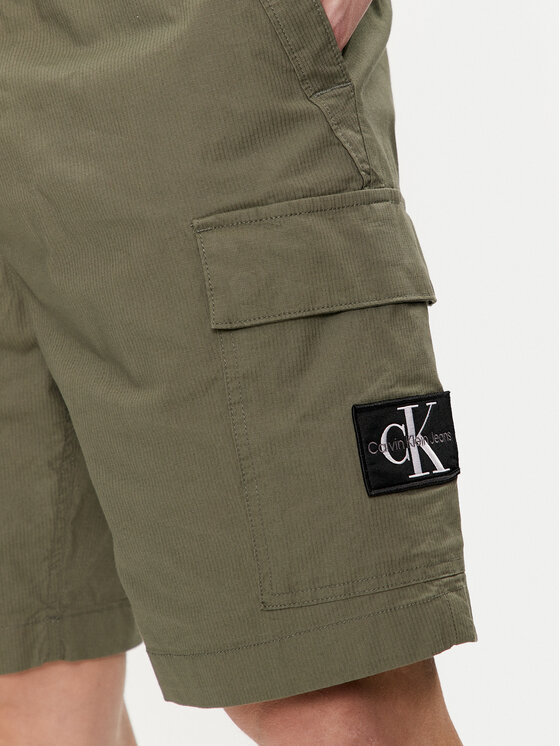 Calvin Klein Jeans Calvin Klein Jeans Szorty materiałowe J30J325138 Zielony Regular Fit