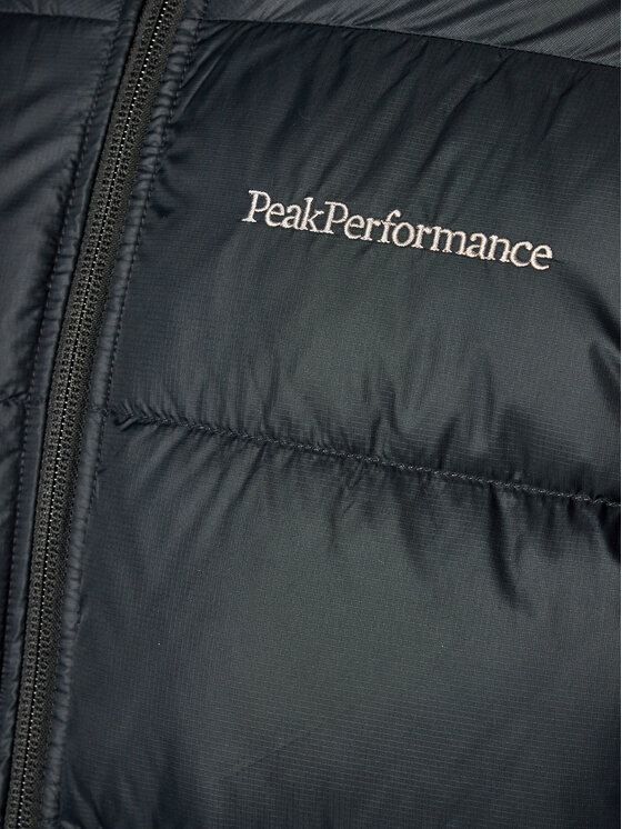 Peak Performance Peak Performance Vatovaná bunda Frost G79634020 Černá Regular Fit
