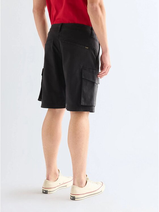 Wrangler Wrangler Szorty materiałowe PK CARGO SHORT Czarny Relaxed Fit