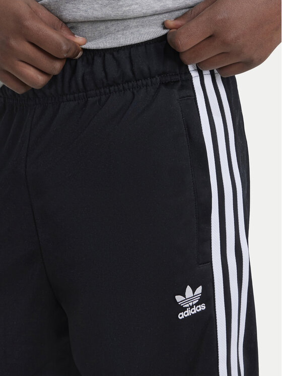 adidas adidas Долнище анцуг adicolor SST IX7630 Черен Regular Fit