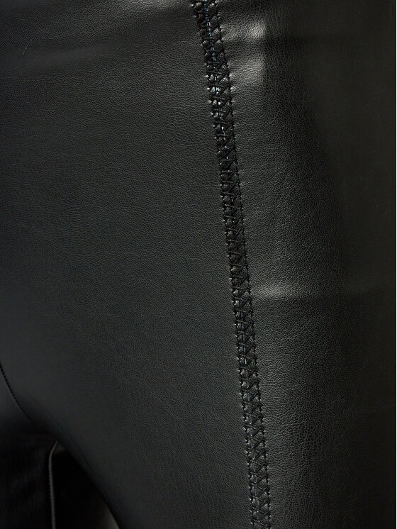 Guess Guess Παντελόνι από απομίμηση δέρματος Nia W3BB18 K8S30 Μαύρο Regular Fit
