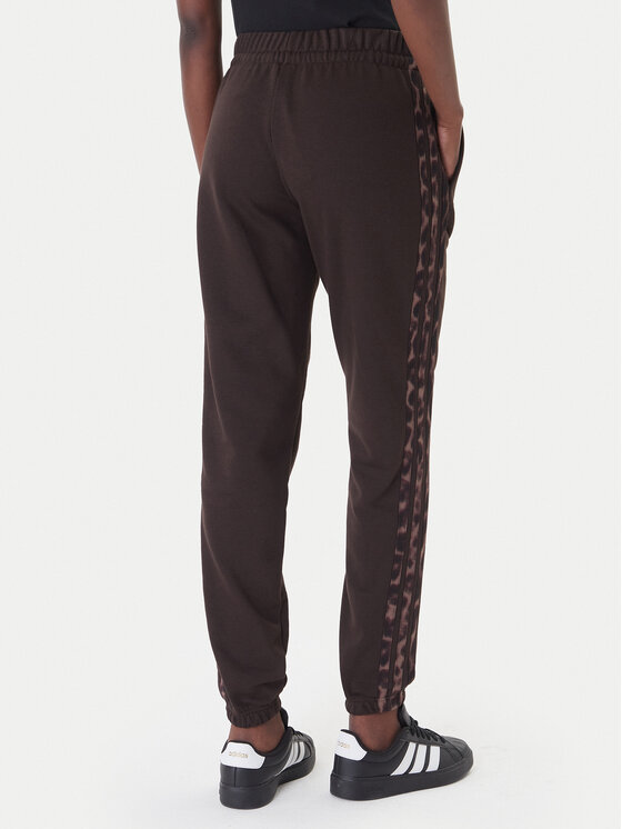 adidas adidas Spodnji del trenirke Seasonal Essentials Leopard Print KA4720 Rjava Regular Fit