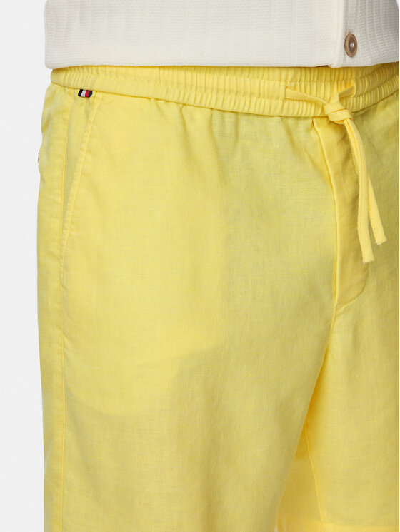 Tommy Hilfiger Tommy Hilfiger Kratke hlače Dover MW0MW44353 Svijetlo žuta Regular Fit
