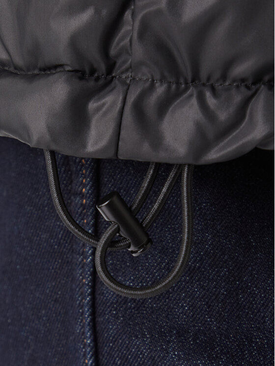 Mustang Mustang Winterjacke Oakfield 1016895 Schwarz Regular Fit