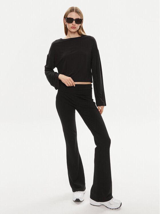 Gina Tricot Gina Tricot Bluzka 22672 Czarny Regular Fit