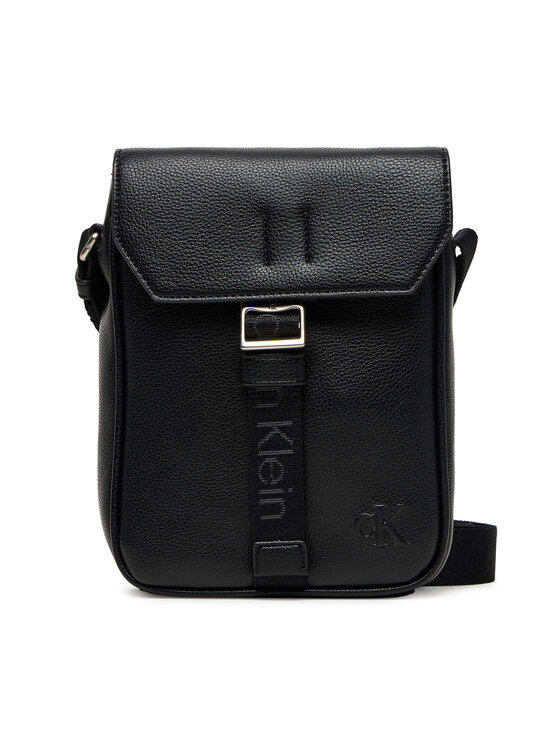 Calvin Klein Calvin Klein Taška cez rameno Cargo Flap Reporter LV04D3131G Čierna