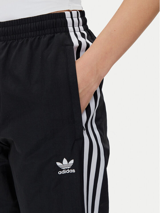 adidas adidas Pantaloni trening Woven JD5335 Negru Loose Fit