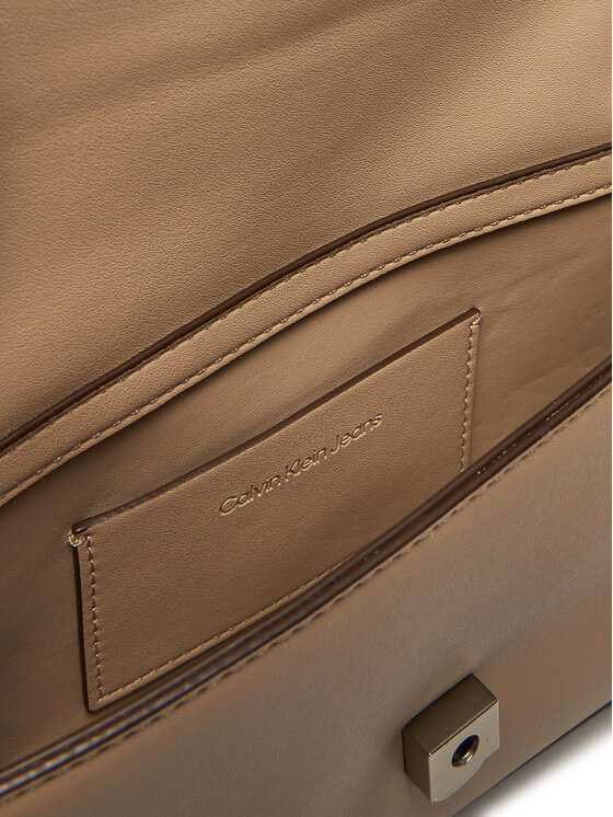 Calvin Klein Jeans Calvin Klein Jeans Geantă Sculpted Flap Shoulder Pouch25 LV04K3148G Bej