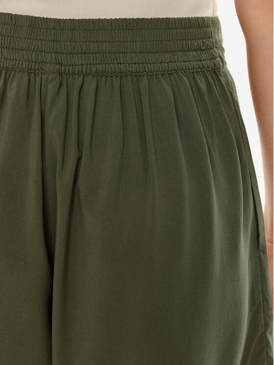 ONLY ONLY Шорти от плат Nova 15325521 Зелен Regular Fit