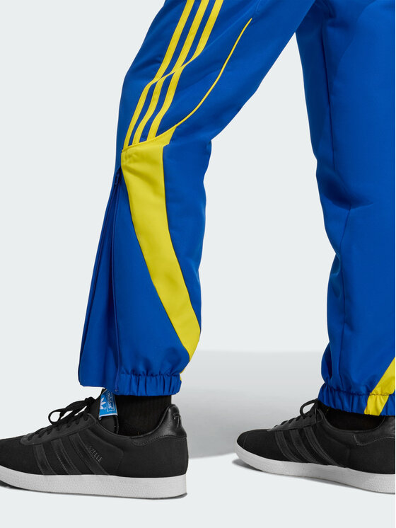 adidas adidas Spodnie dresowe Juventus Vialli Pack Niebieski jasny Regular Fit
