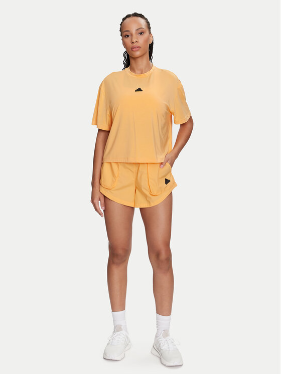 adidas adidas Pantaloni scurți sport City Escape Summer IS0662 Galben Loose Fit