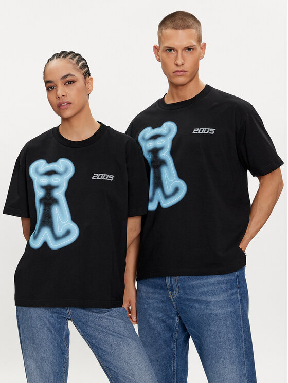 2005 2005 T-Shirt Unisex Airbrushed Horned Lucy Černá Relaxed Fit