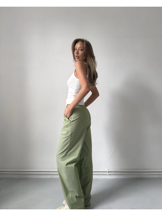 Le Songe Le Songe Spodnie materiałowe LADY Zielony Basic Fit