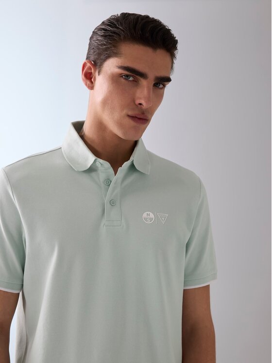 Guess Guess T-Shirt 182469 Zielony Classic Fit