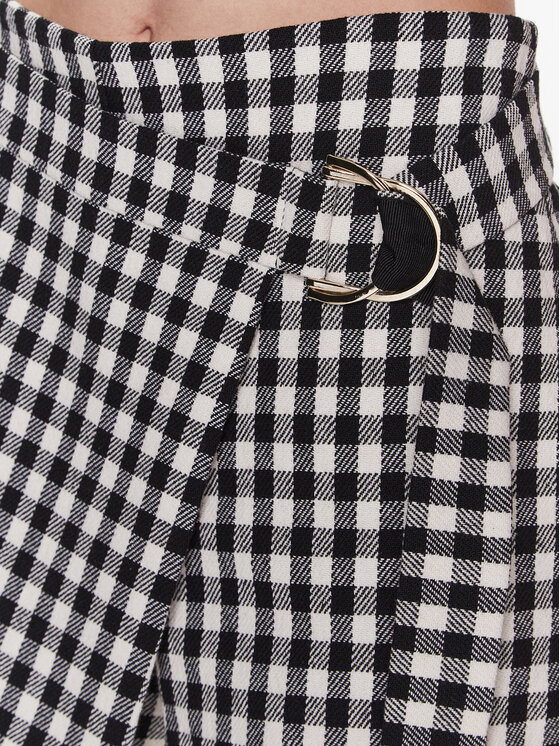 PINKO Pinko Pantalon scurți din material 100587 A0N0 Negru Regular Fit