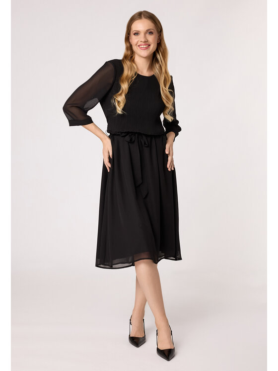 QUIOSQUE Každodenné šaty 4VF004 Čierna Regular Fit