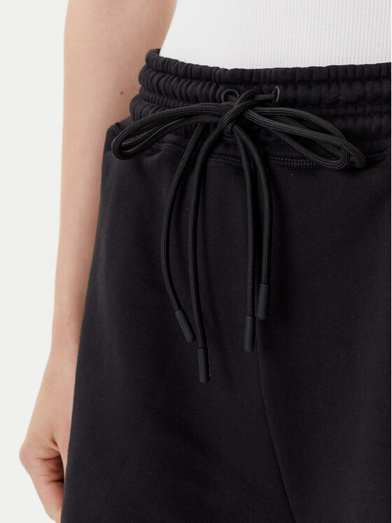 adidas by Stella McCartney adidas by Stella McCartney Pantaloni scurți sport True Casuals IK9093 Negru Loose Fit