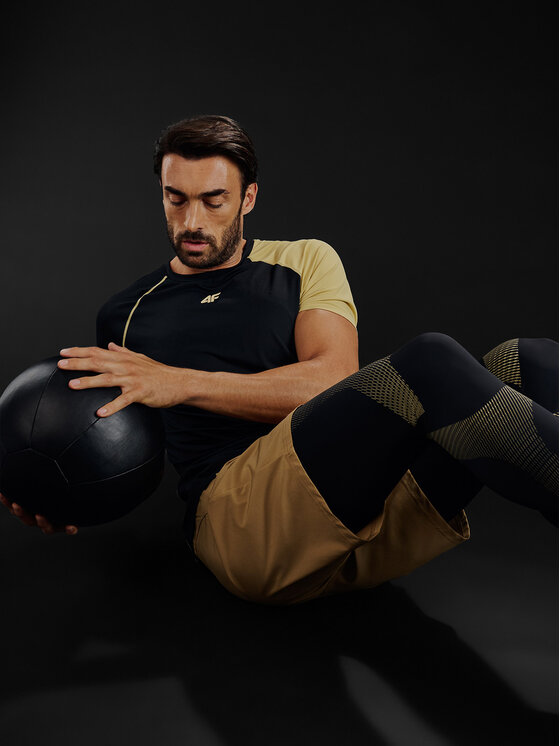 4F 4F Koszulka techniczna GOLDEN WARRIOR Czarny Regular Fit