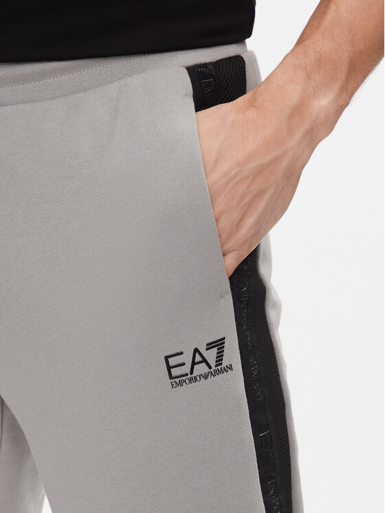 EA7 Emporio Armani EA7 Emporio Armani Teplákové nohavice 3DPP76 PJEQZ 0923 Sivá Regular Fit
