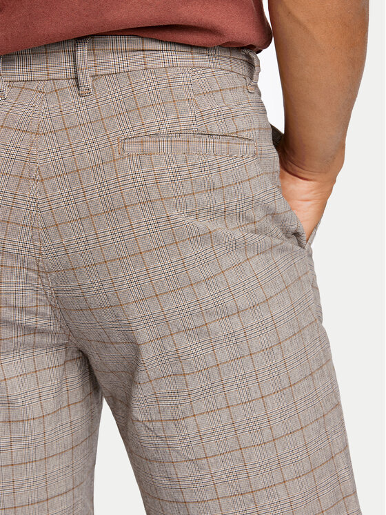 Lindbergh Lindbergh Szorty materiałowe 30-505024 Beżowy Wide Fit