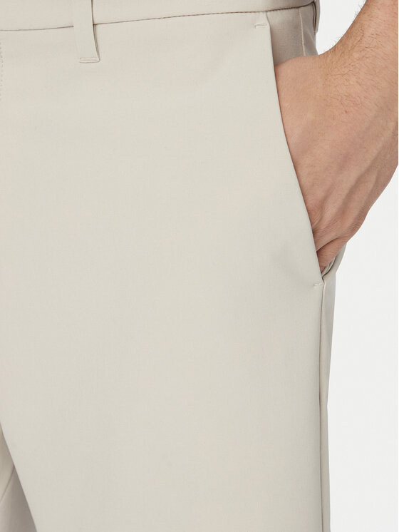 BOSS BOSS Шорти з тканини S Commuter 10.5 Inch 50540337 Світло-бежевий Slim Fit