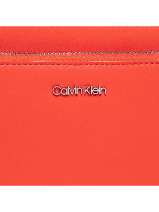 Kabelka Calvin Klein Ck Must Camera Bag Lg Epi Mono K60K609895 0GJ