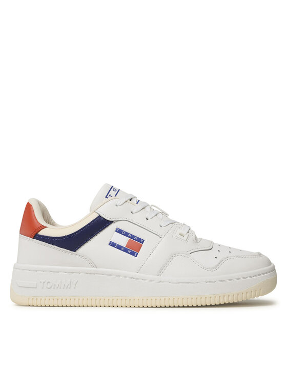 Sneakers e jeans on sale