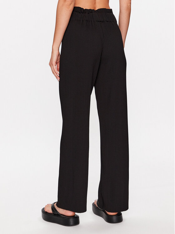 YAS YAS Pantaloni din material 26028051 Negru Regular Fit