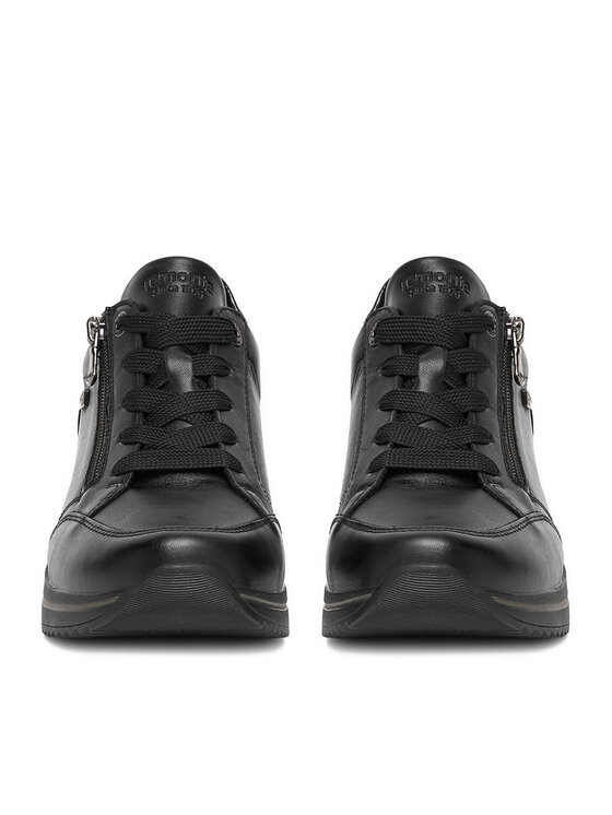 Buty widziane z przodu, para ustawiona obok siebie.