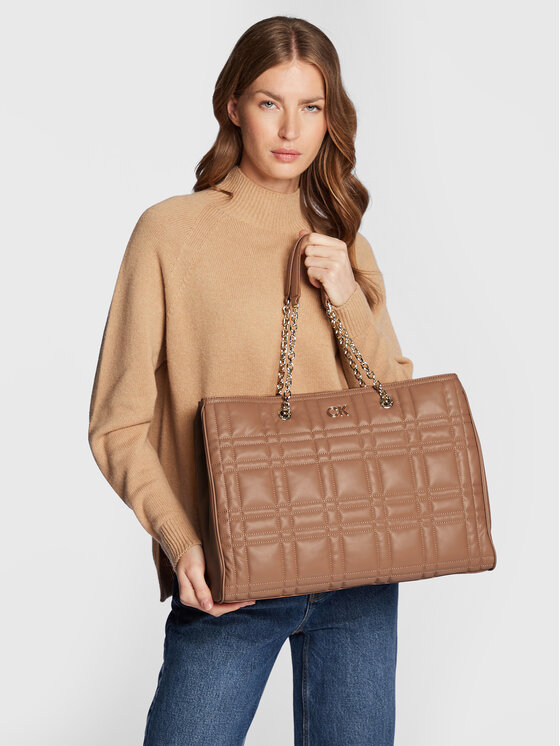 Calvin Klein Calvin Klein Soma Re-Lock Quilt Tote W/Lp Cmpt K60K609880 Brūns