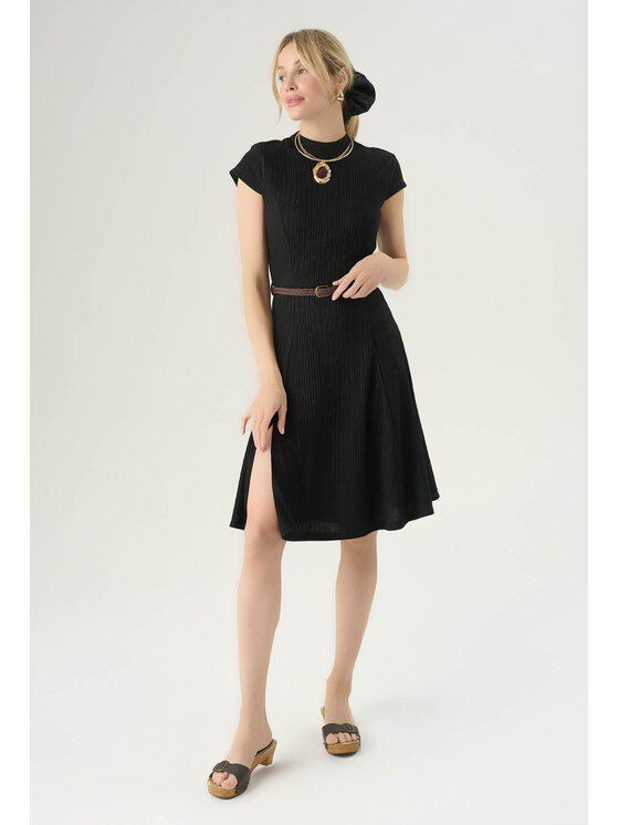 Femestage Femestage Každodenné šaty Femestage ESSENTIAL LINE DRE2940-020 Čierna Regular Fit