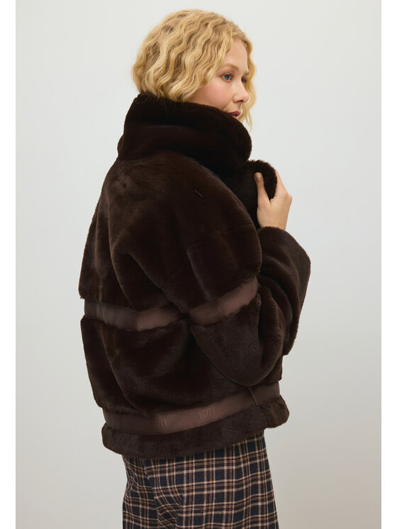 BIZUU BIZUU Kožešina GREGORIA FUR RELAXED FIT Hnědá Standard Fit
