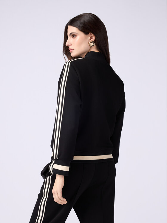 Oltre Oltre Felpa G952J004218N0Z3 Nero Cropp Fit