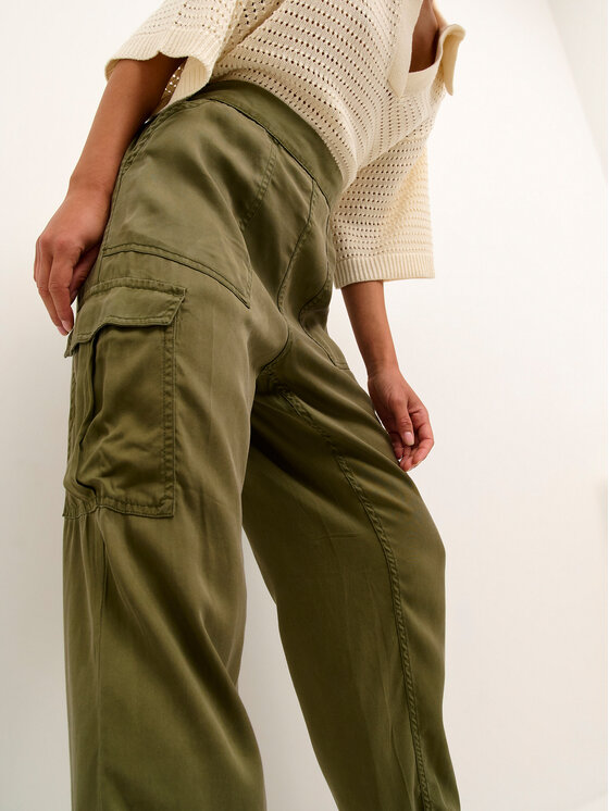 Kaffe Kaffe Riidest püksid Zilia 10507507 Roheline Relaxed Fit