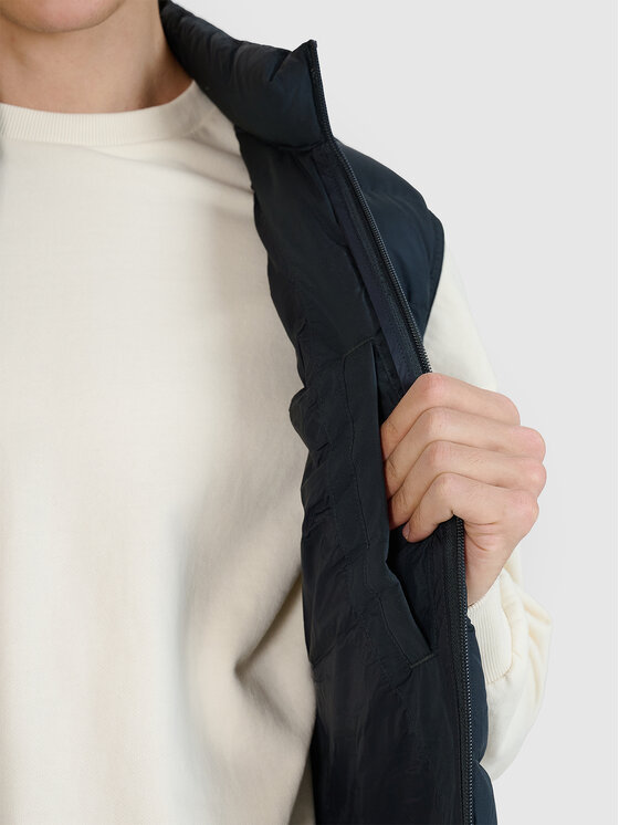 4F 4F Kamizelka NATURAL (DOWN) WARMTH Czarny Regular Fit