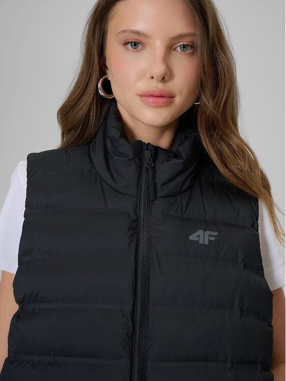 4F 4F Kamizelka EVERYDAY ACTIVE Czarny Regular Fit
