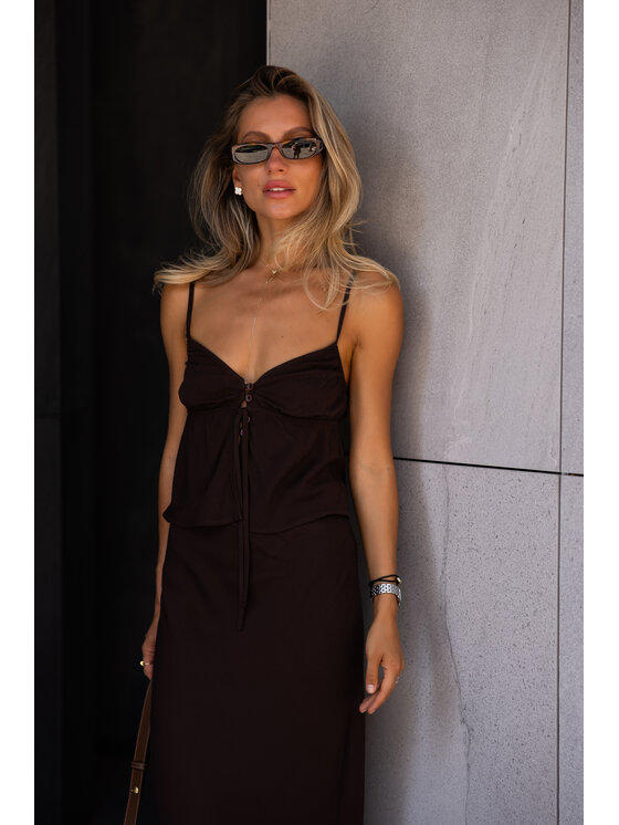 Hottie Hot Hottie Hot Sada top a sukňa NUSA Hnedá Slim Fit