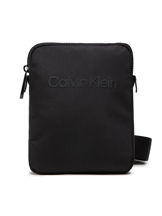Calvin Klein Geantă crossover Ck Code Flatpack S K50K507814 Negru