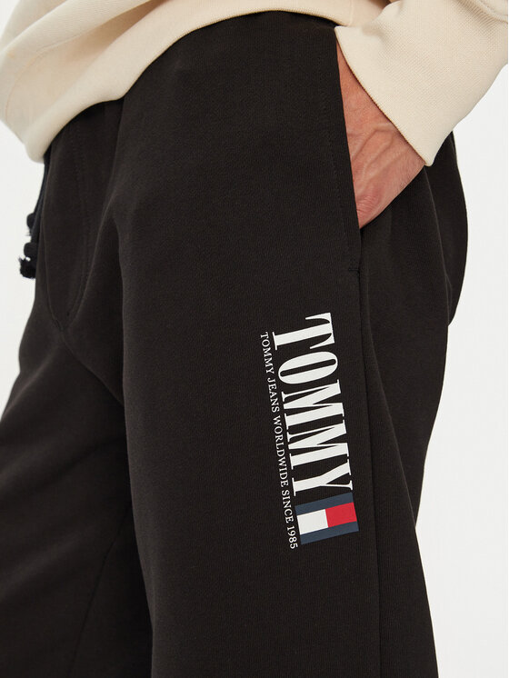 Tommy Jeans Tommy Jeans Spodnji del trenirke Dna Graphic DM0DM22145 Črna Slim Fit