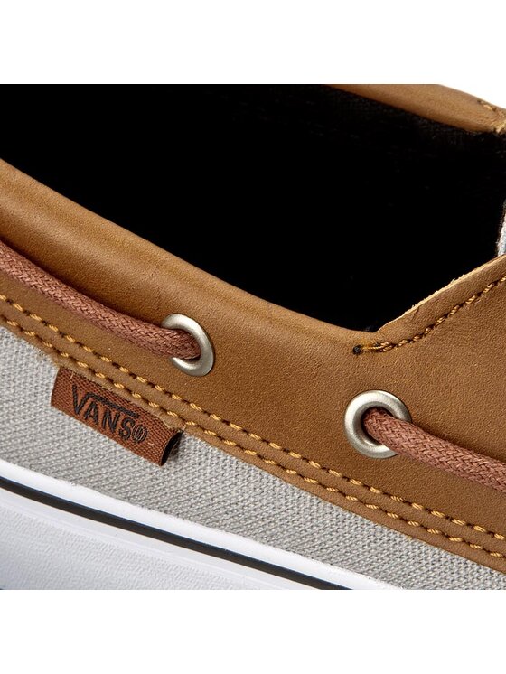 Chauffeur shoes top