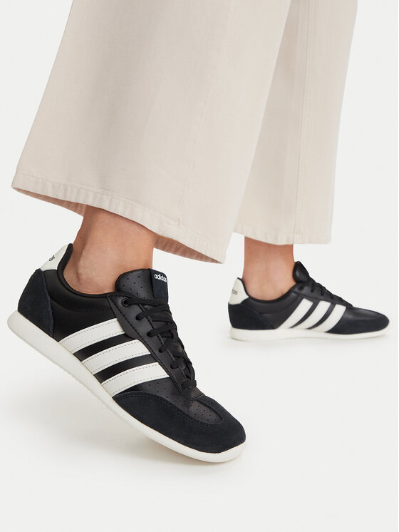 adidas adidas Sneakersy Barreda Lo KI6725 Černá