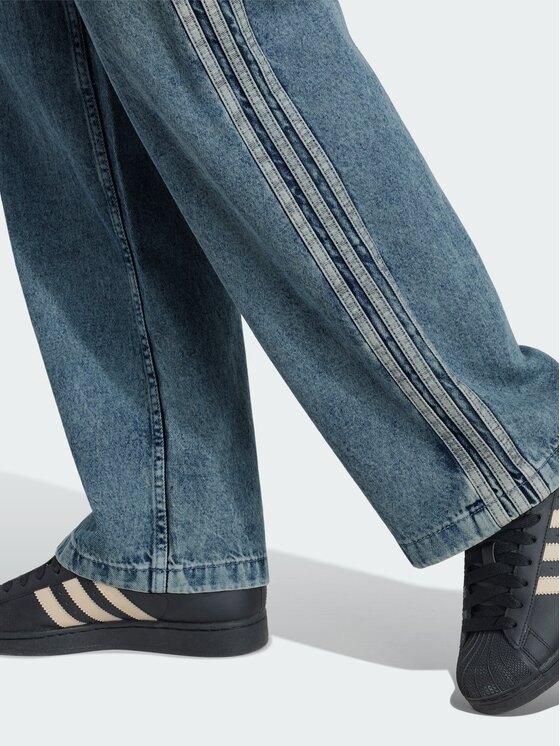adidas adidas Jeansy 168913 Niebieski jasny Loose Fit