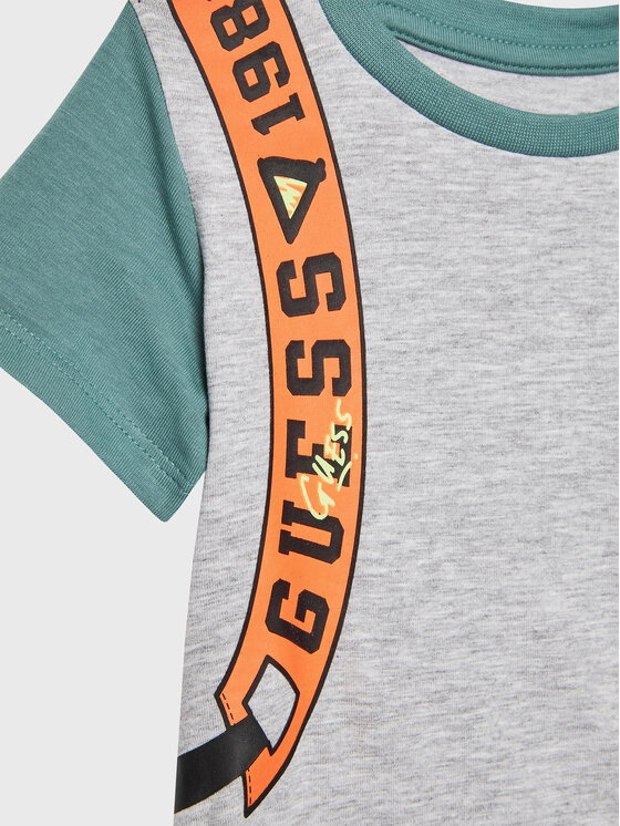 Guess Guess Sada tričko a sportovní šortky I3RG17 K9ND0 Barevná Regular Fit